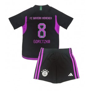 Bayern Munich Leon Goretzka #8 Venkovní dres komplet pro Děti 2023-24 Krátkým Rukávem (+ Krátké kalhoty)