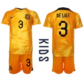Holandsko Matthijs de Ligt #3 Domácí dres komplet pro Děti MS 2022 Krátkým Rukávem (+ Krátké kalhoty)