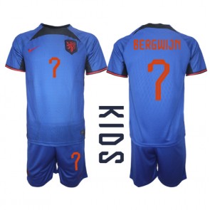 Holandsko Steven Bergwijn #7 Venkovní dres komplet pro Děti MS 2022 Krátkým Rukávem (+ Krátké kalhoty)
