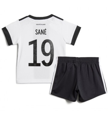 Německo Leroy Sane #19 Domácí dres komplet pro Děti MS 2022 Krátkým Rukávem (+ Krátké kalhoty)
